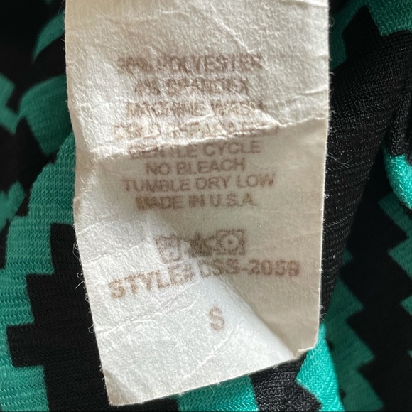 Veronica M Geometric Diamond Print Green and Black Ruched Dress - Picture 6 of 8